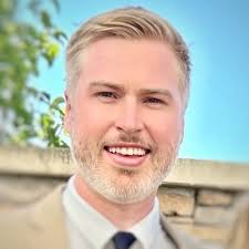 Robert Ross — Founder, Let's Analyze